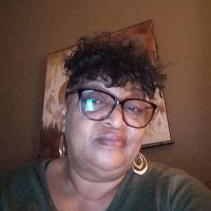 Meet your Posher, Yolanda